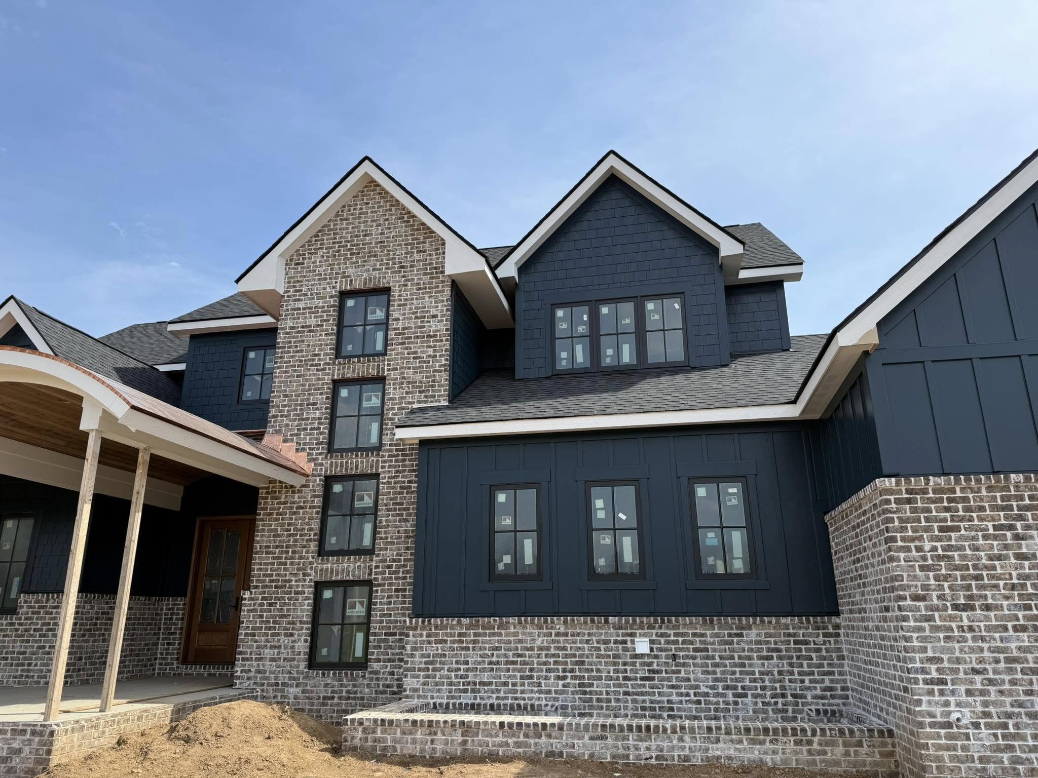 Winchester, KY — Vertical Siding Reside